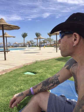 EDE3A441-A943-414C-8383-BD6D4661269C_1_105_c