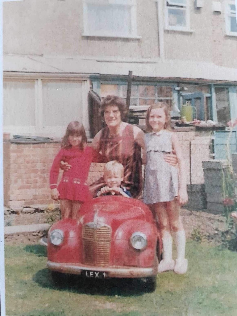 B7FB3E73-4DFE-4FF5-BB1D-72A407D98B34_1_105_c