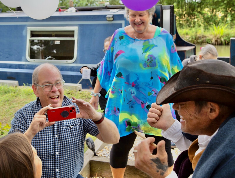 BB2B27FF-1854-4A56-996A-F21152E0CCD2_1_201_a